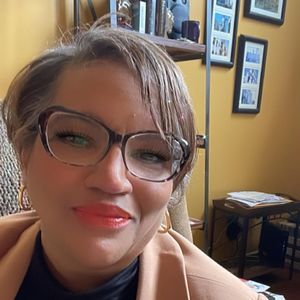 Meet your Posher, Etta